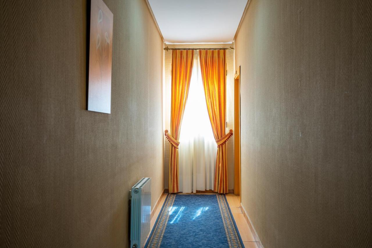 Hotel Los Barruecos By Croma Мальпартида-де-Касерес Экстерьер фото